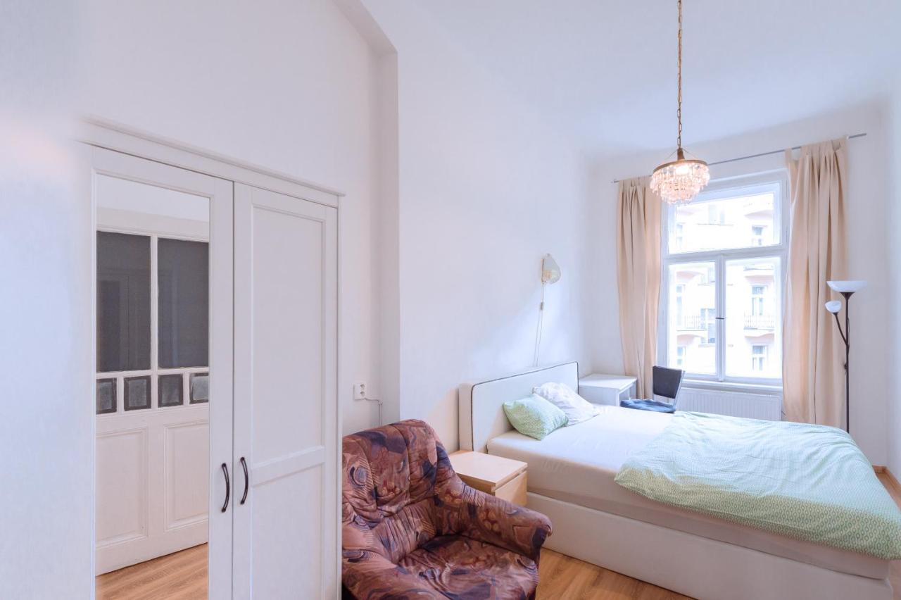 Apartments Vezenska ปราก ภายนอก รูปภาพ