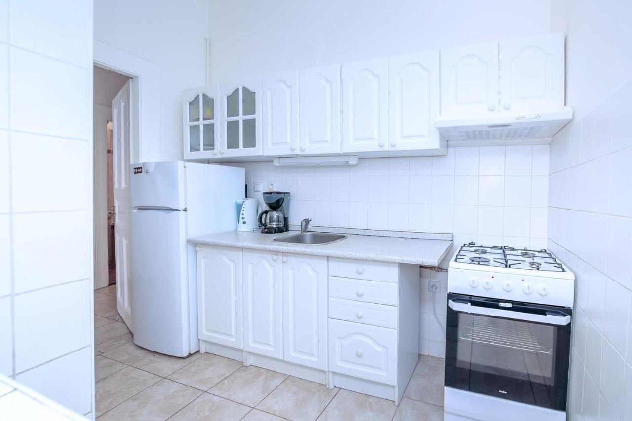 Apartments Vezenska ปราก ภายนอก รูปภาพ