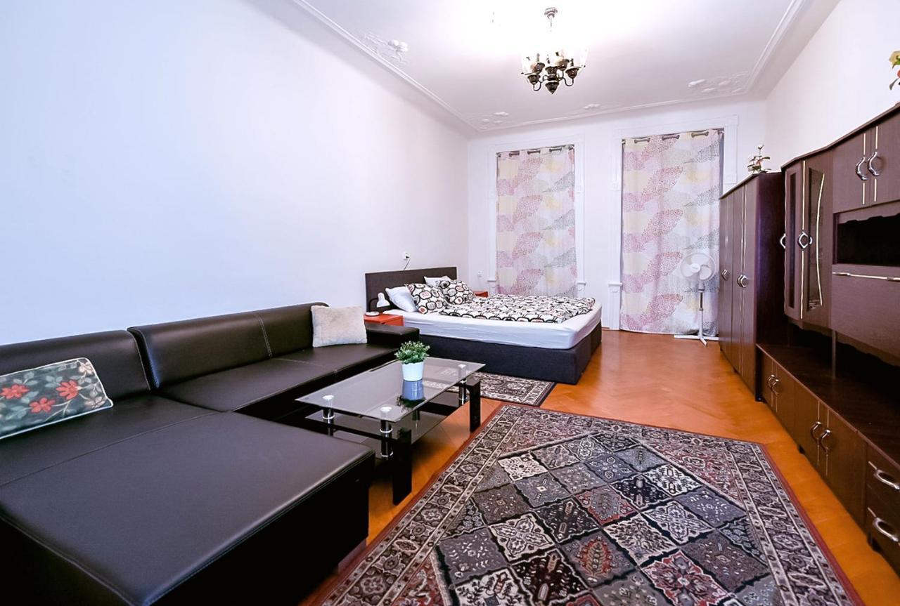Apartments Vezenska ปราก ภายนอก รูปภาพ