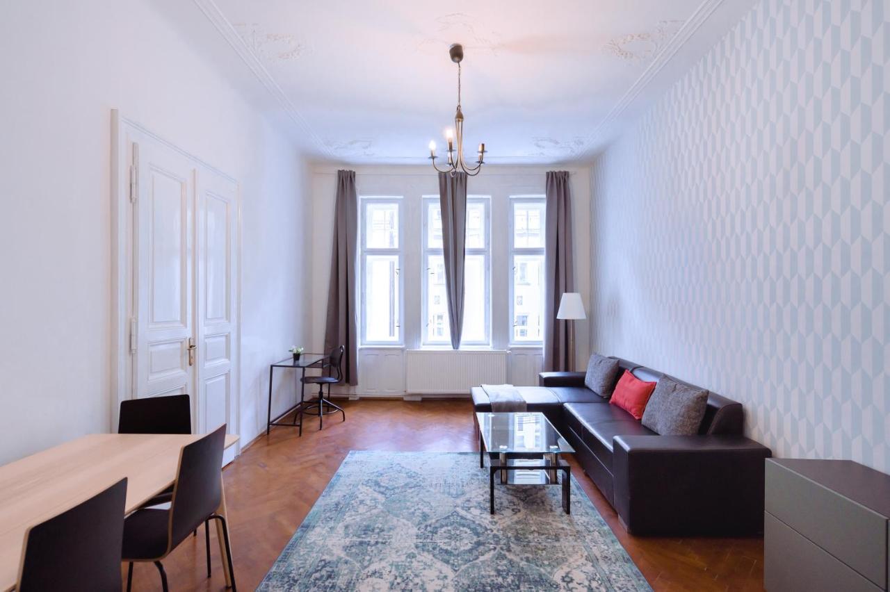 Apartments Vezenska ปราก ภายนอก รูปภาพ
