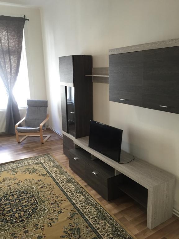 Apartments Vezenska ปราก ภายนอก รูปภาพ