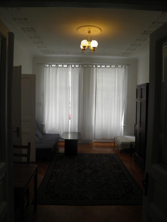 Apartments Vezenska ปราก ภายนอก รูปภาพ