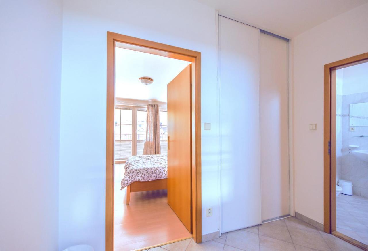 Apartments Vezenska ปราก ภายนอก รูปภาพ